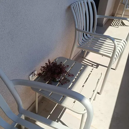 Lush Terrace Διαμέρισμα Πούλα
